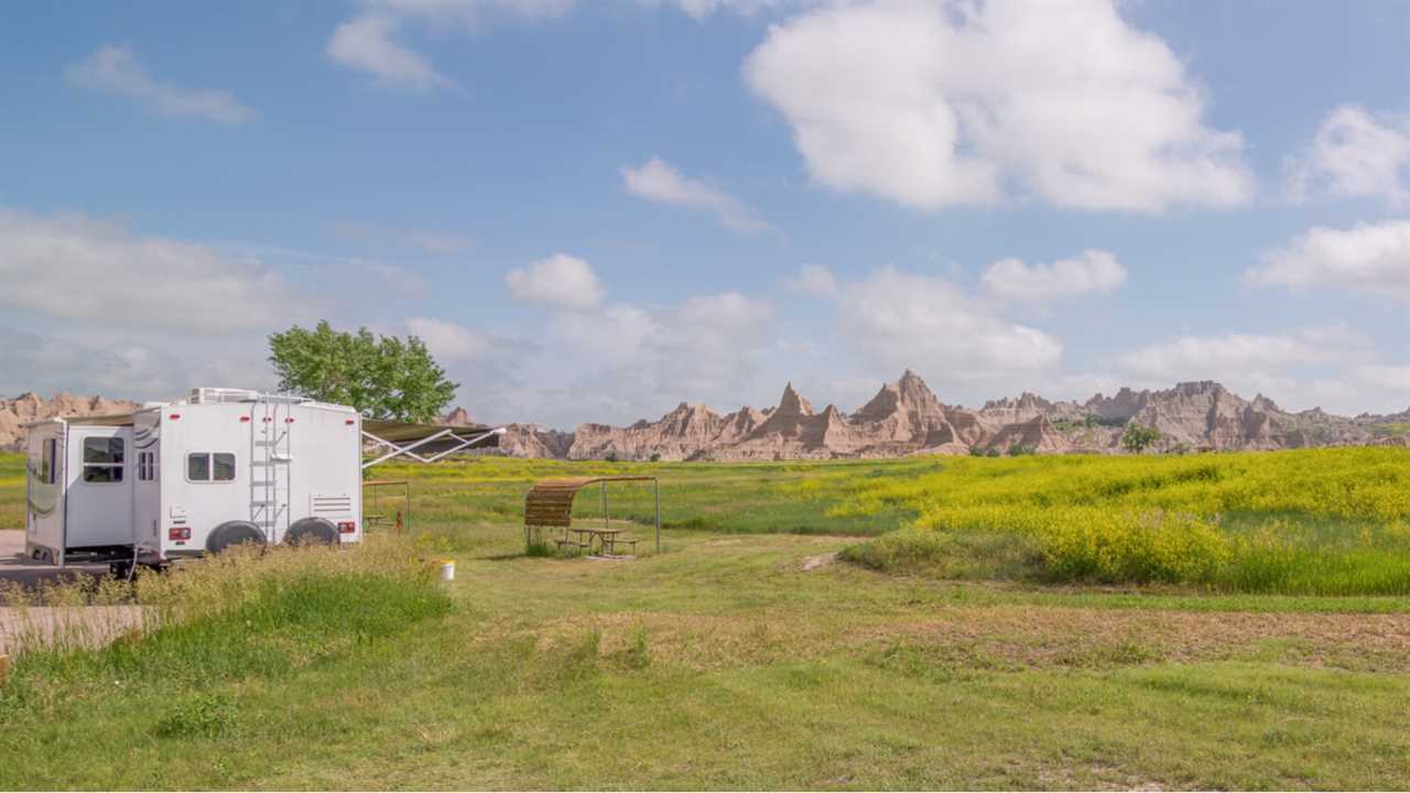 where-to-stay-guide-to-rving-badlands-national-park-03-2022 