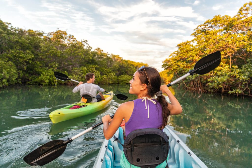 kayak-everglades-national-park-2021-11 Photo by Maridav via Shutterstock