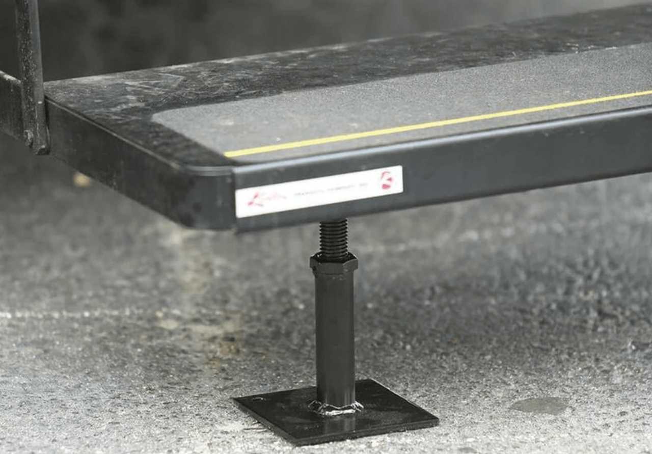 step-supports-maintaining-rv-electric-steps-04-2022