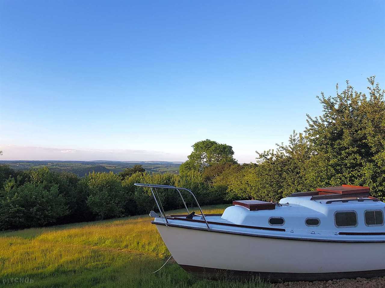 Sea Spray - Discover This Quirky Glamping Hidden Gem in North Devon