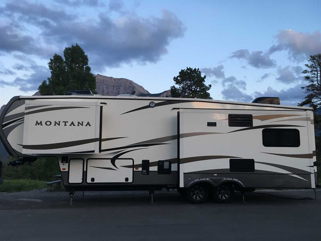 montana-fifth-wheel-trailer