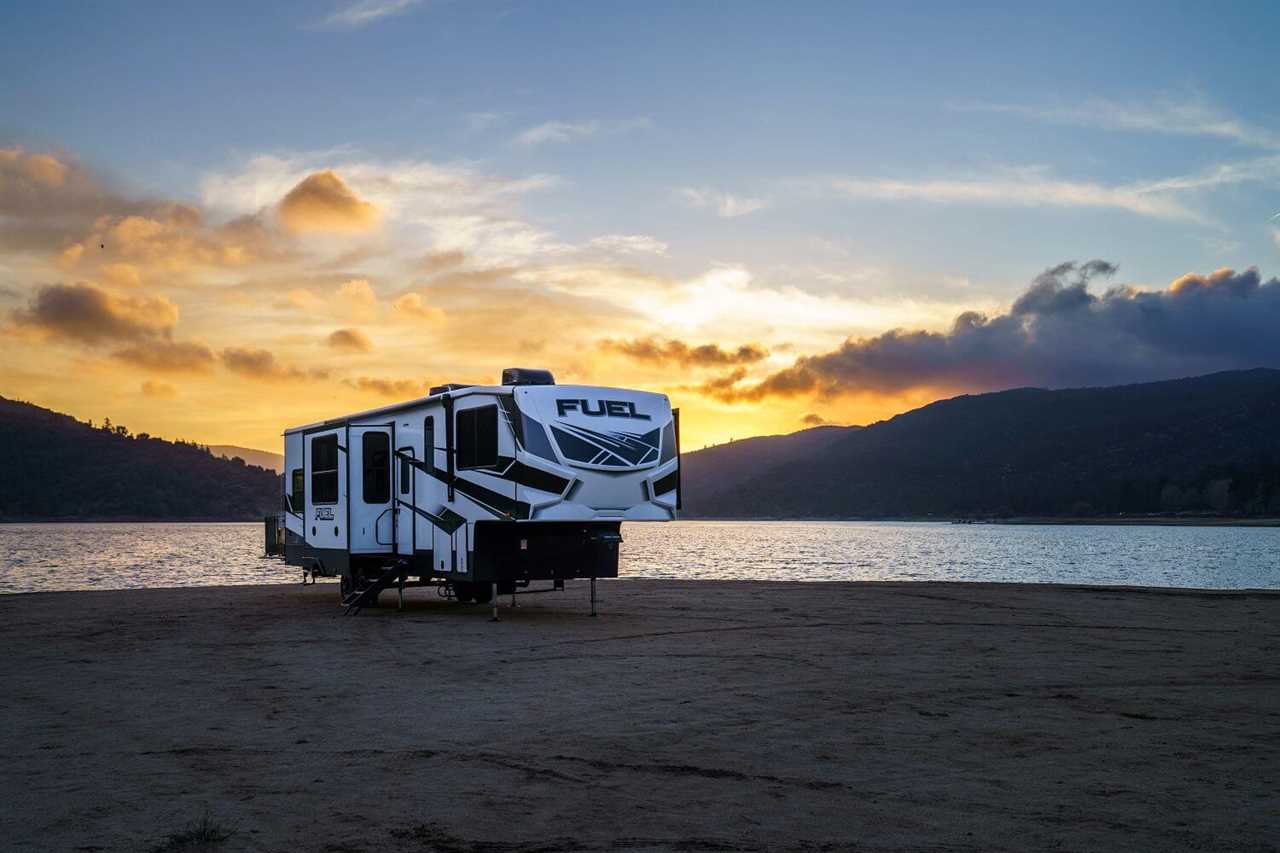 where-to-camp-guide-to-luxury-rvs-06-2022 