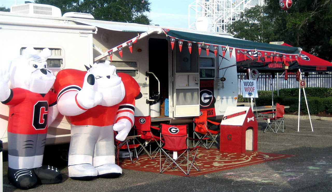 RV decked out with Georgia Bulldogs decor
