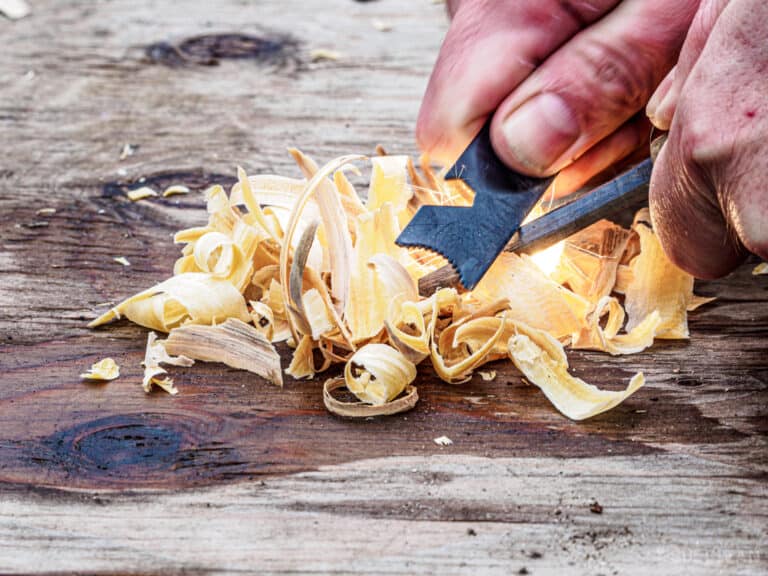 using the whole length of uberleben zunden ferro rod in fatwood shavings