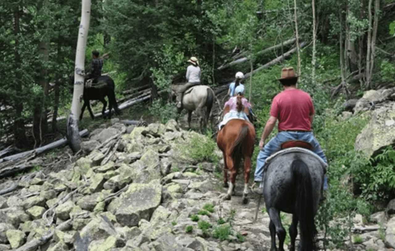 horseback-riding-rving-mesa-verde-national-park-09-2022 