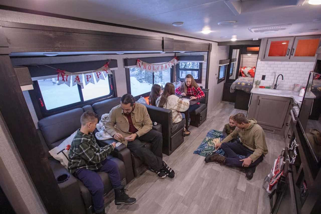 space-and-seating-hosting-the-holidays-in-your-rv-12-2022 