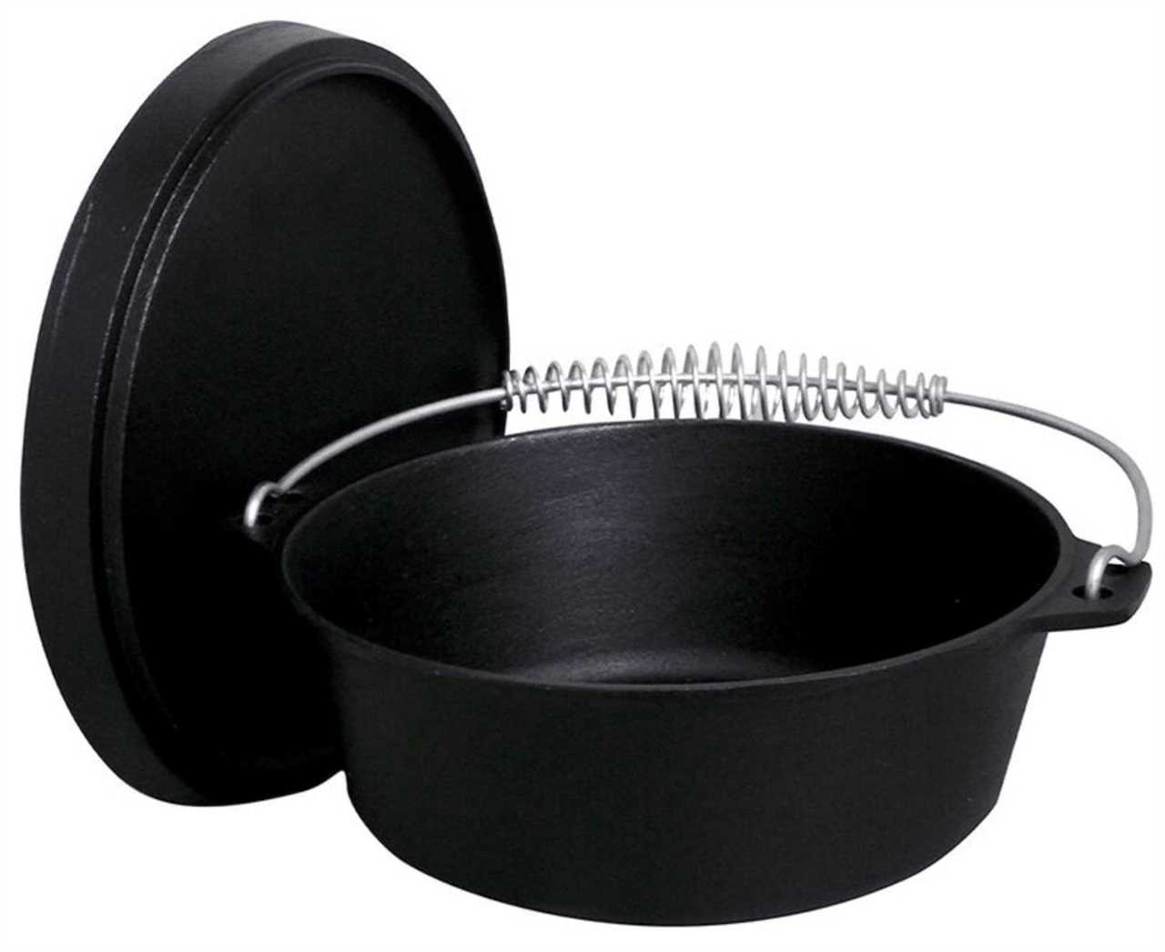 dutch-oven-must-have-campfire-accessories-01-2023 