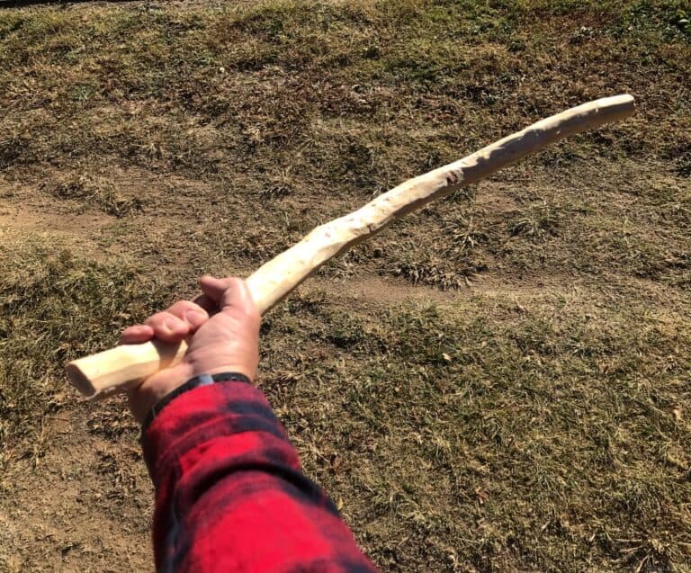 gripping a throwing stick