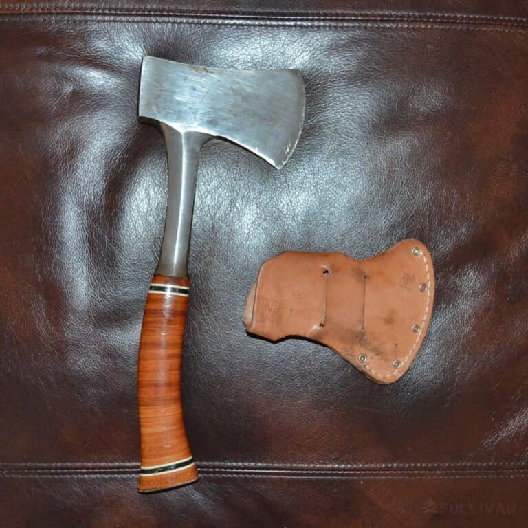 a small hatchet