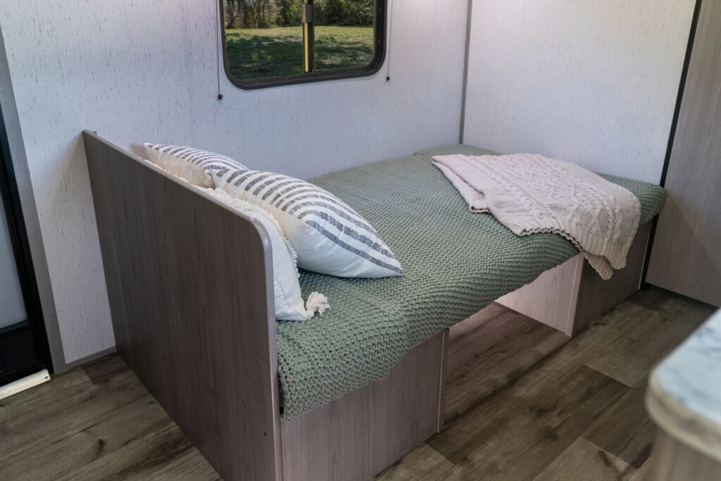 dinette-bed-rv-dinette-ideas-03-2023 