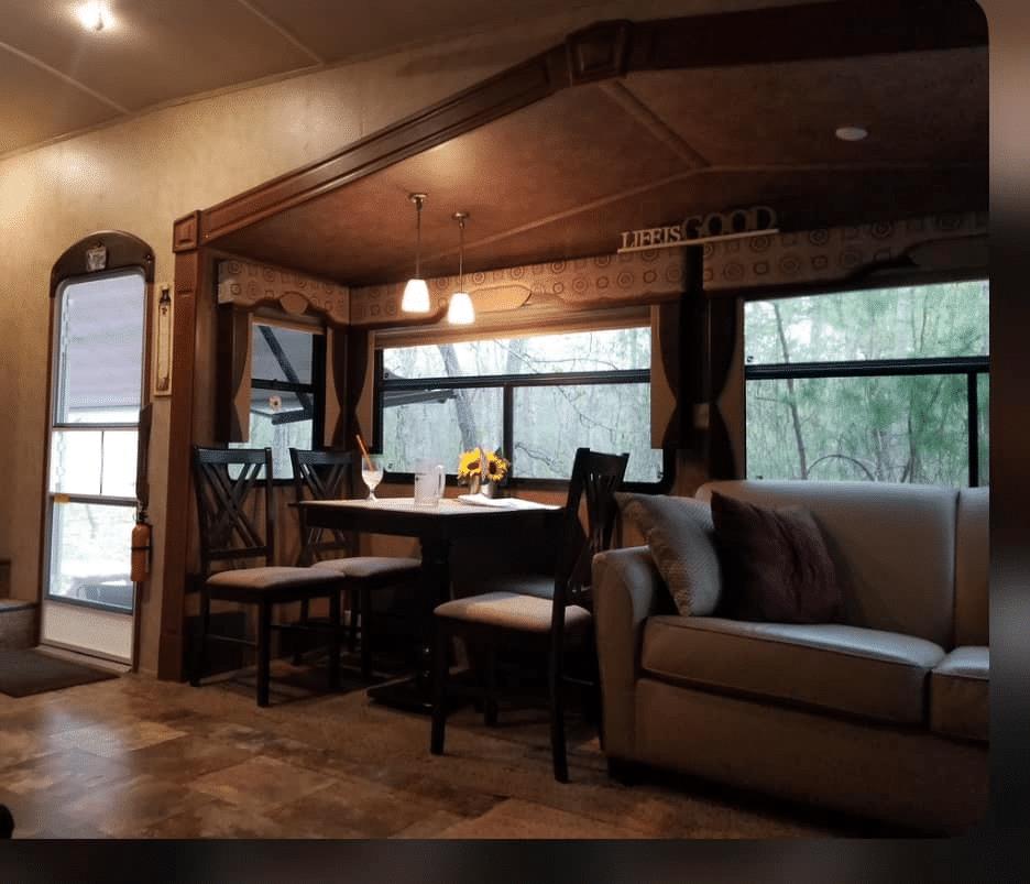 10 RV Dinette Ideas