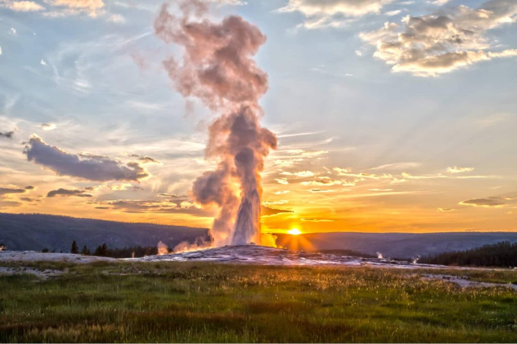 old-faithful-rving-yellowstone-national-park-05-2022 Photo by Susanne Pommer via Shutterstock