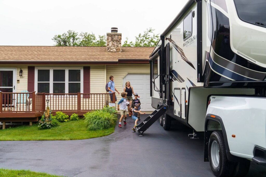 before-parking-rv-mistakes-to-avoid-07-2023 