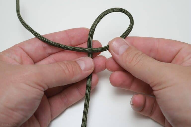 snake knot first loop