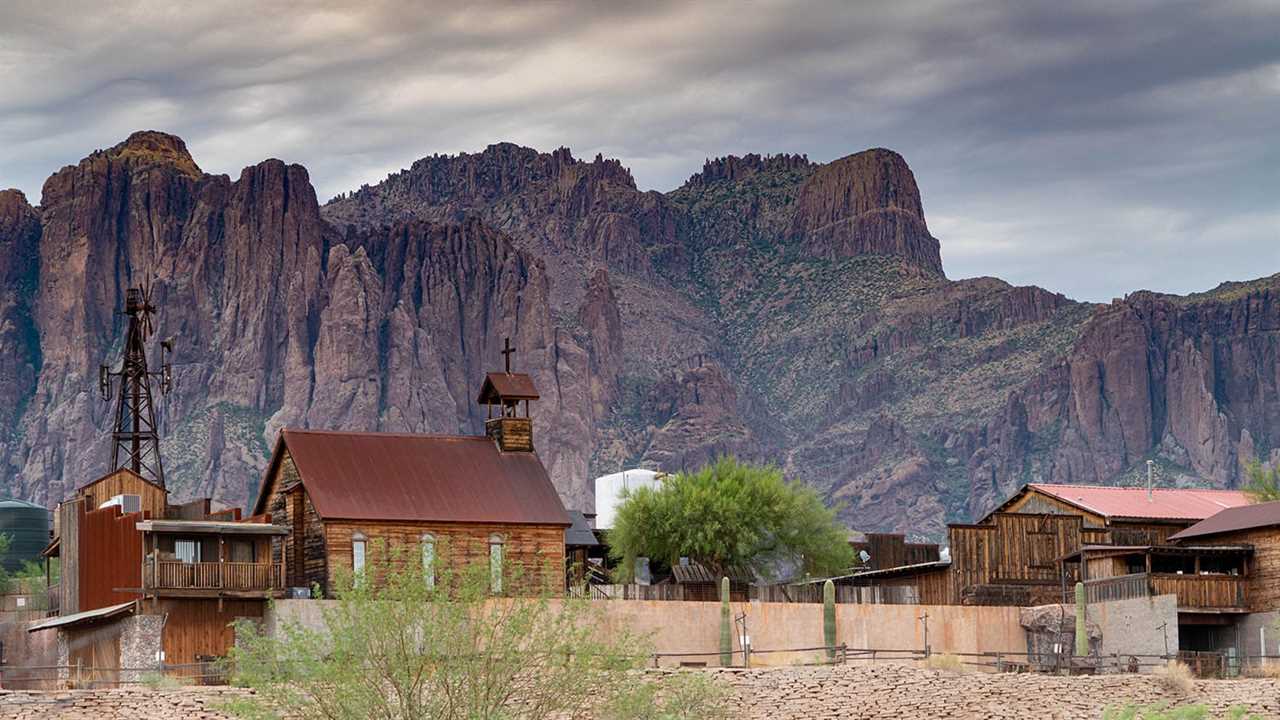 Weaver’s Needle RV Resort Leads Travelers to Arizona Adventure