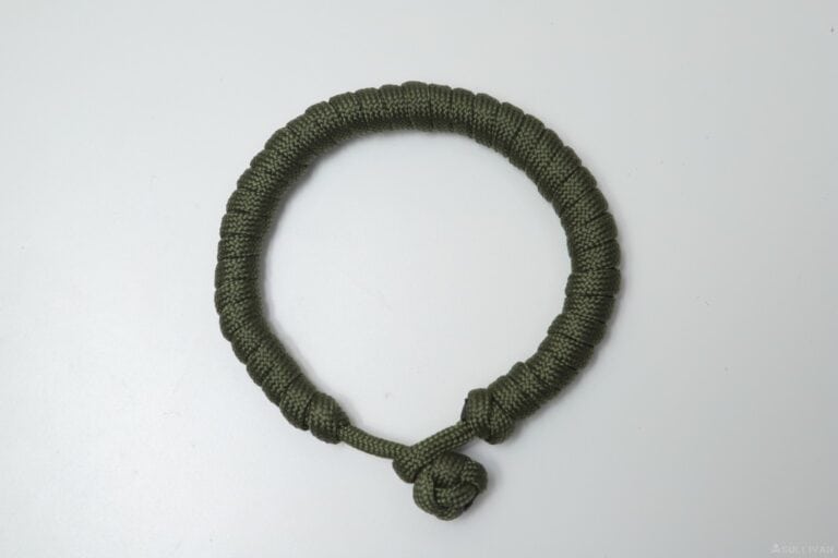 single strand knot and loop paracord bracelet finished bracelet