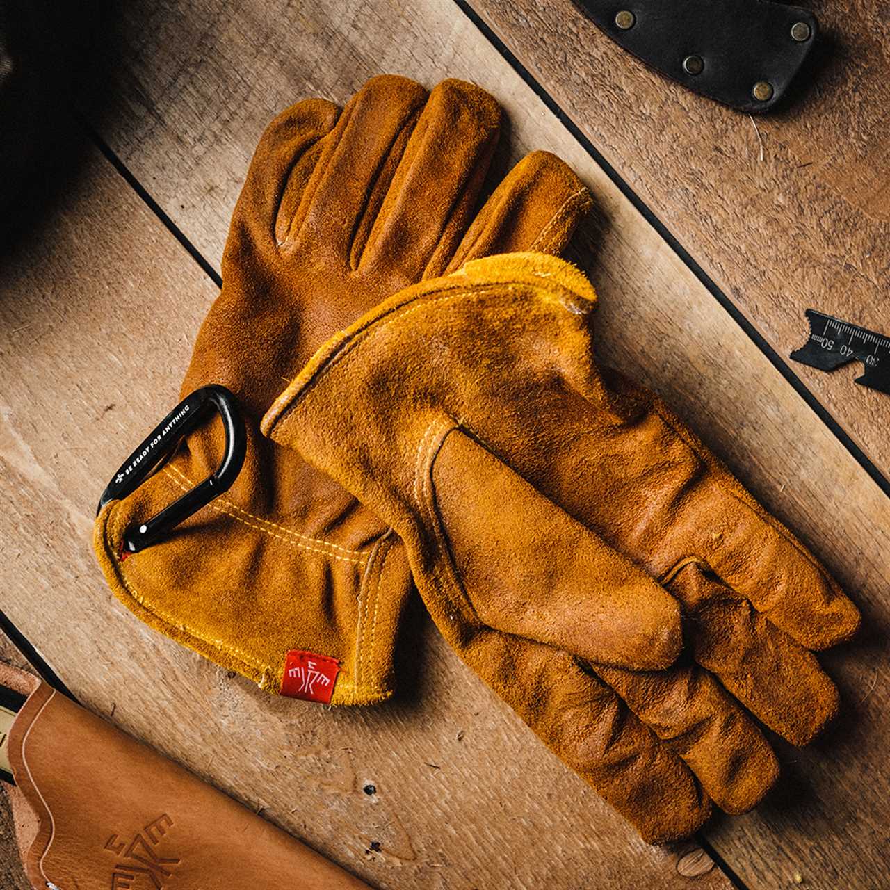 BUSHCRAFT GLOVES REVIEW: ThunderCrow “Rough Out” Cowhide Leather Gloves + Glove Wax