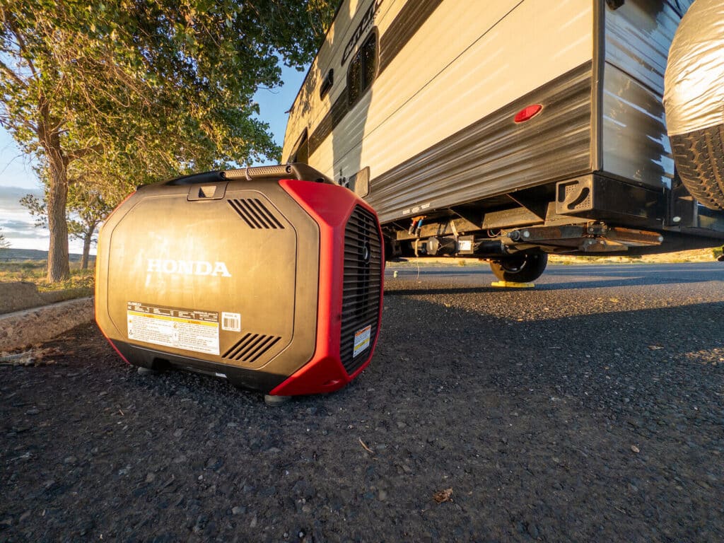 Generator outside Sunlite Classic trailer for Honda EU3200i review