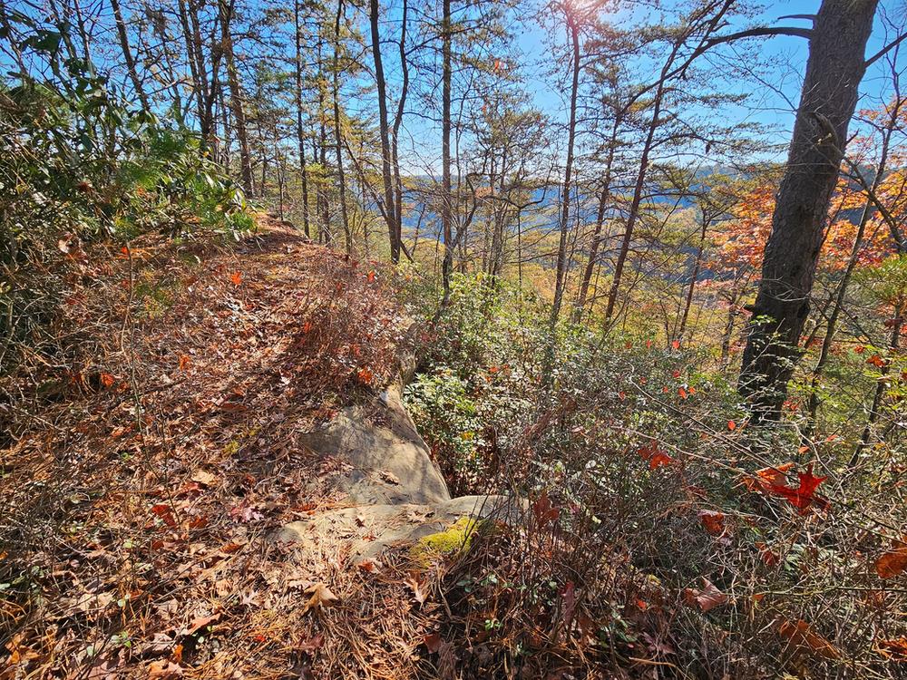 Cherokee Arch Trail