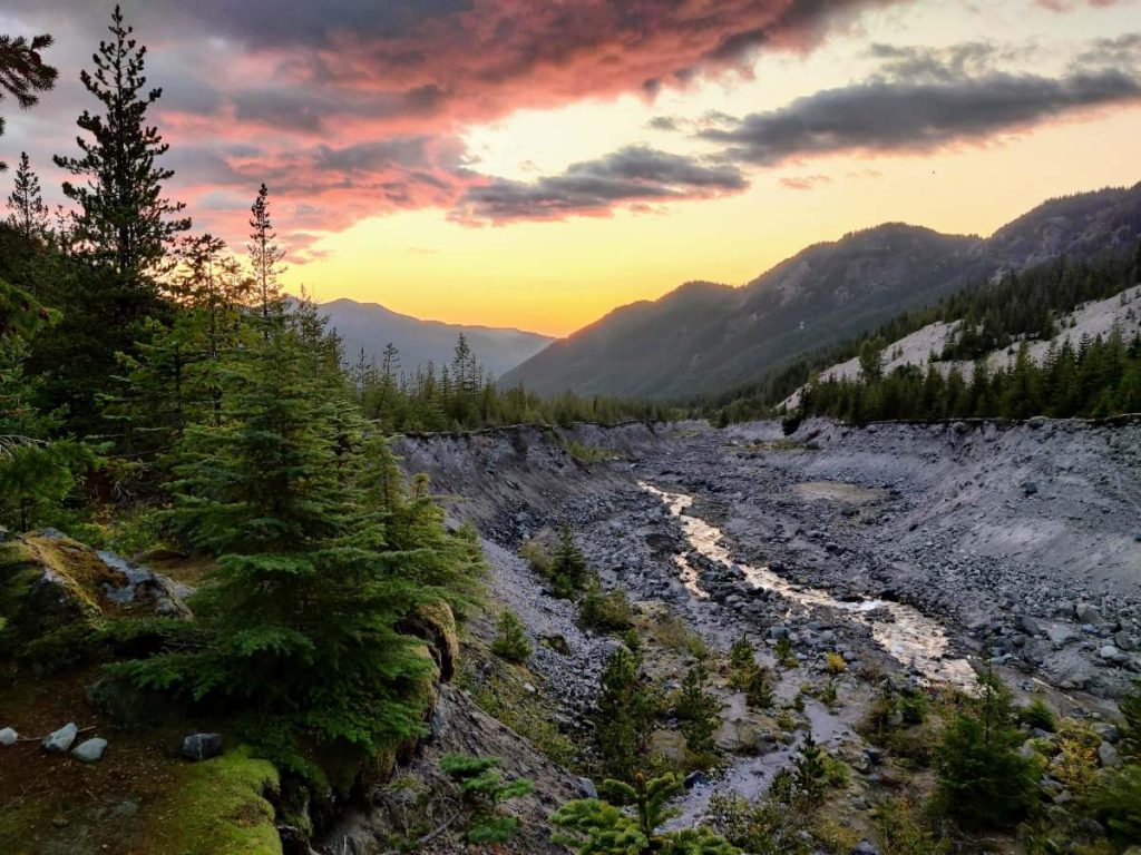 6 Beautiful Backpacking Loop Trails in the Pacific Northwest