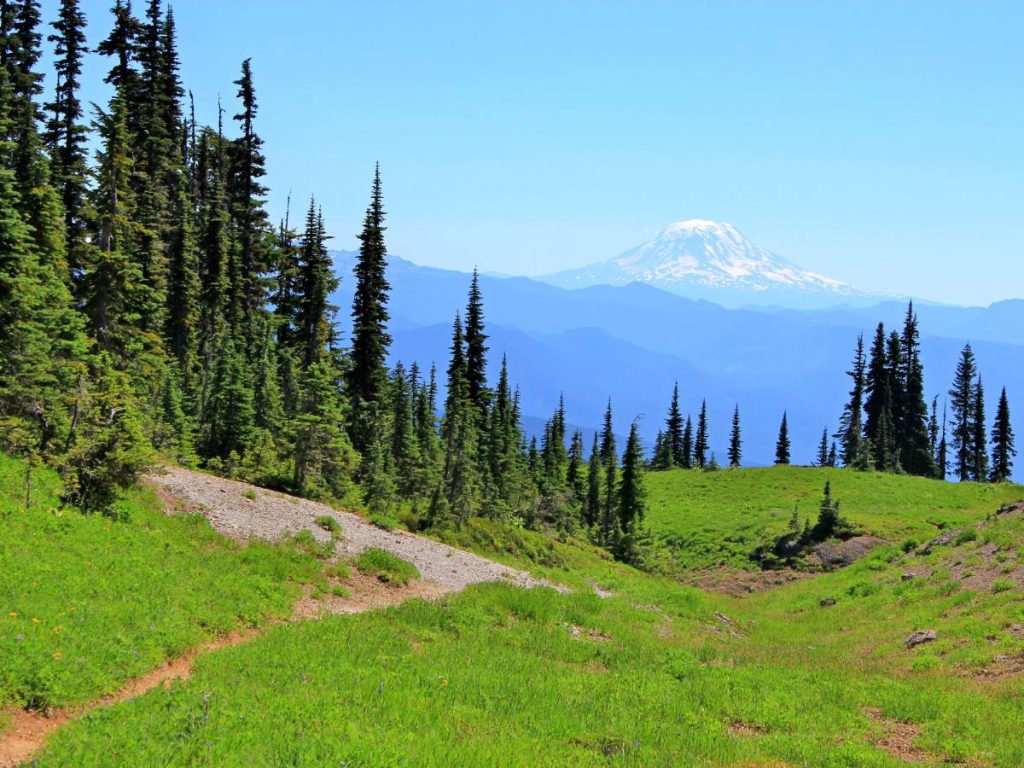 6 Beautiful Backpacking Loop Trails in the Pacific Northwest