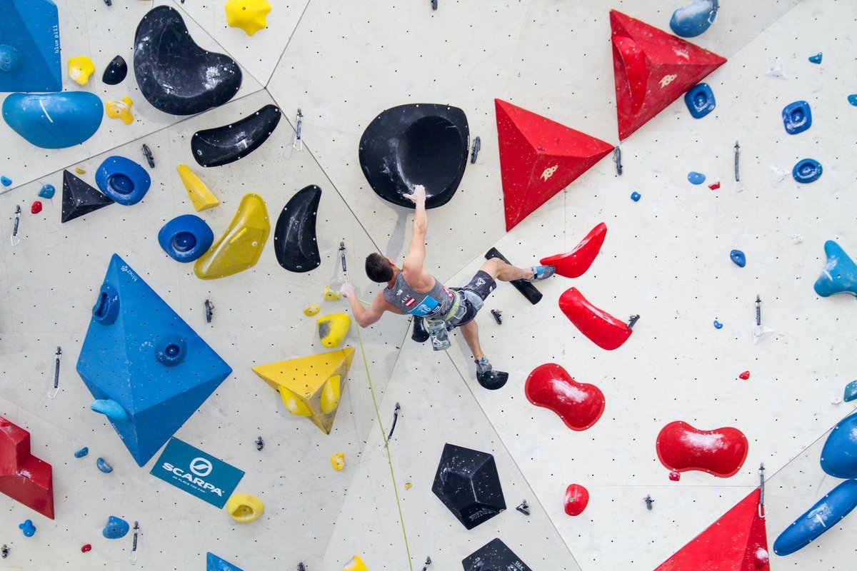 RockClimbingvsGym-image1