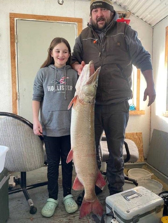 Young Angler Catches Giant LOTW Musky Through the Ice