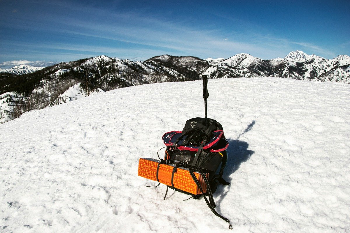 Winter-Backpacking-snow