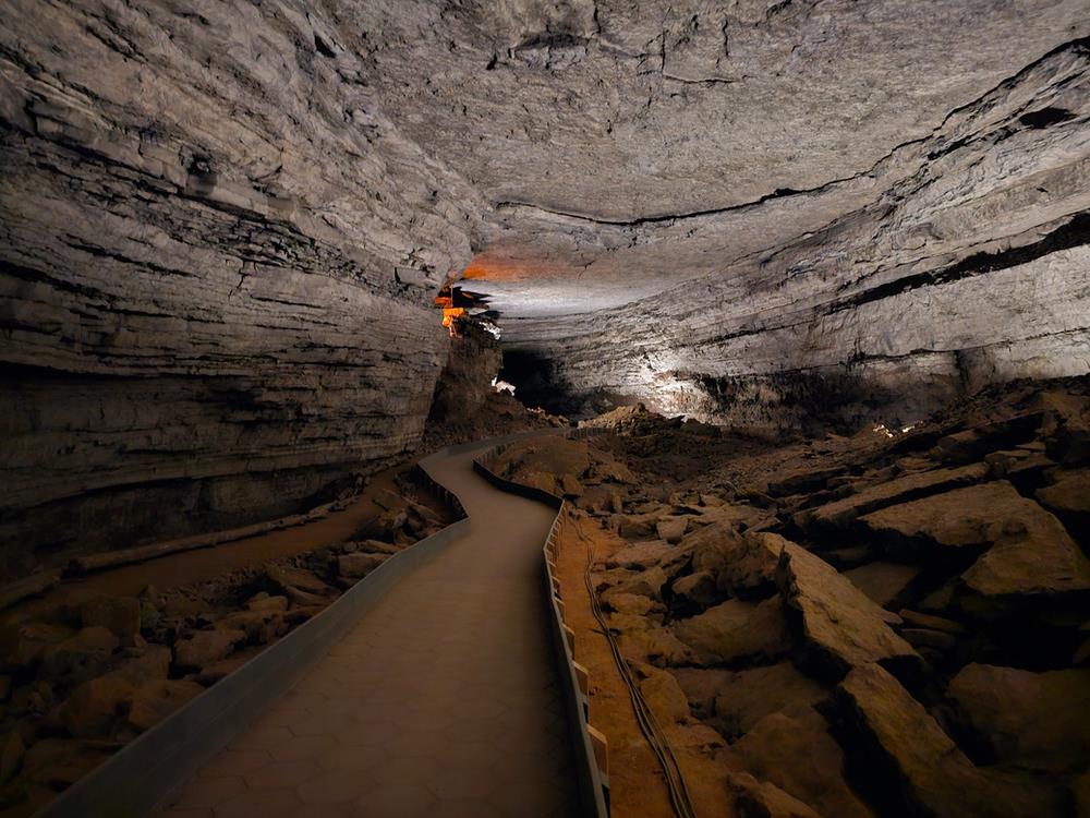 Broadway Avenue Mammoth Cave