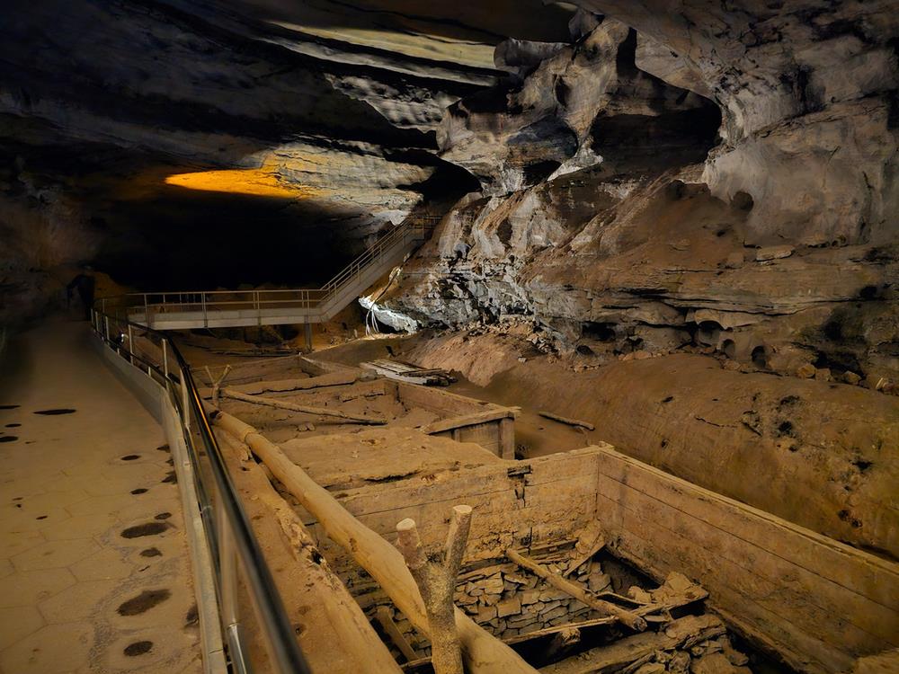 Broadway Avenue Mammoth Cave