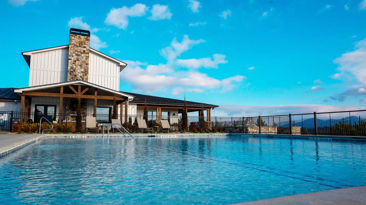 Luxurious rectangular pool.