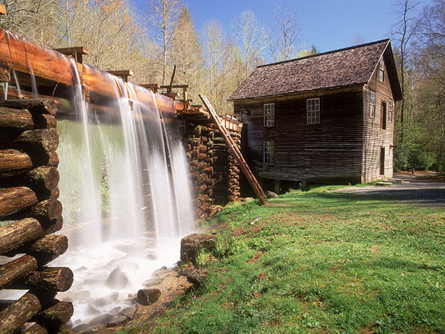 This mill is fully functional making it great to watch. Via v-friendz.net