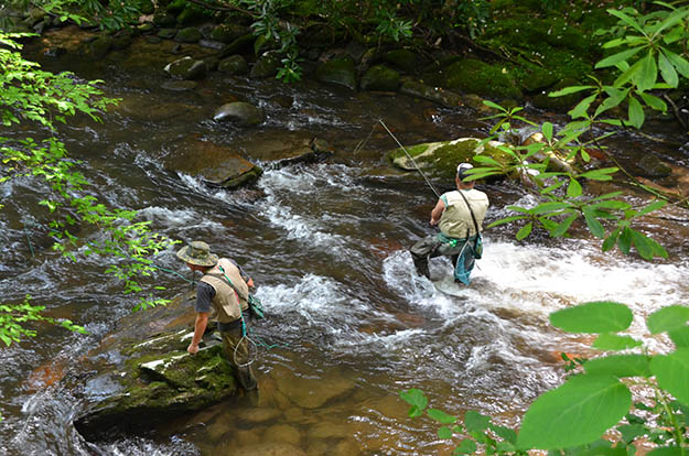 Fishing and Smoky Mountains camping go together very well. Via smokymtngetaways.net