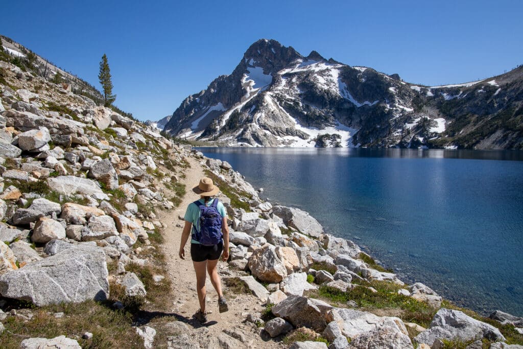 10 Tips For Staying Hydrated While Hiking
