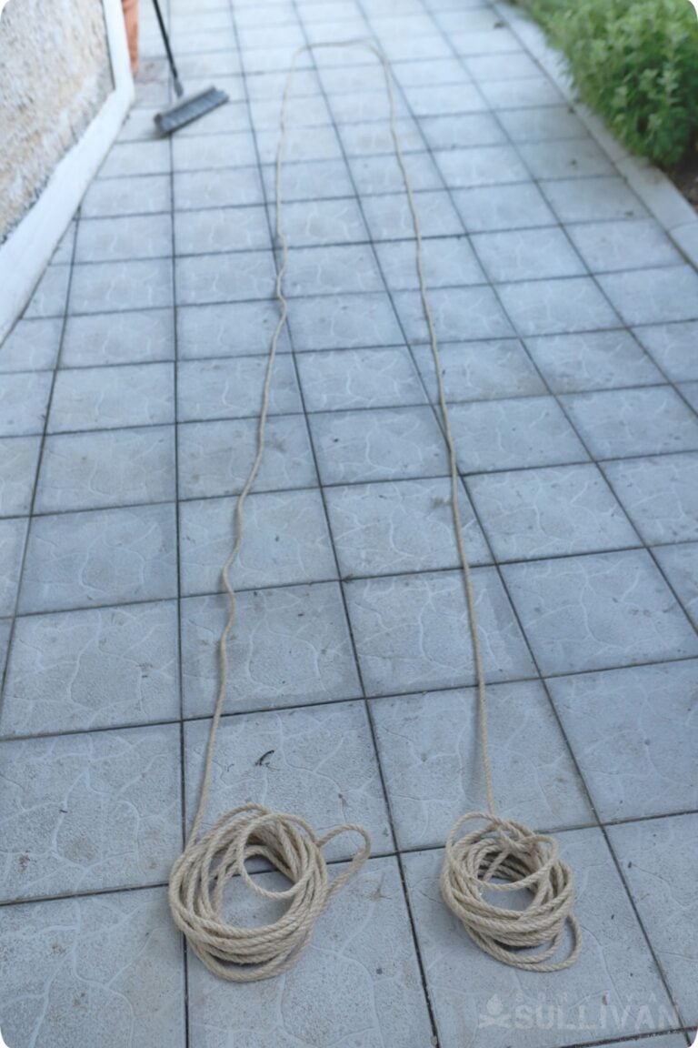 two pieces of rope side by side