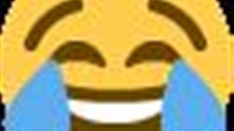 Pro Football Player Encounters Grizzly Bear in Banff (Viral Video)