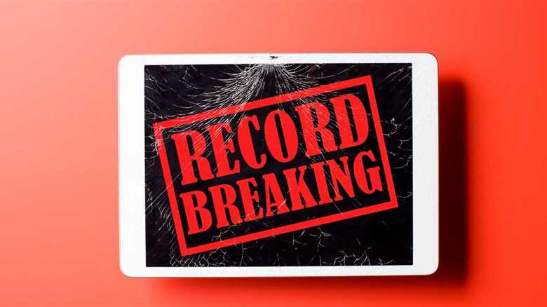 Flossie Celebrates Another Birthday And Takes Title Of Oldest Living Cat