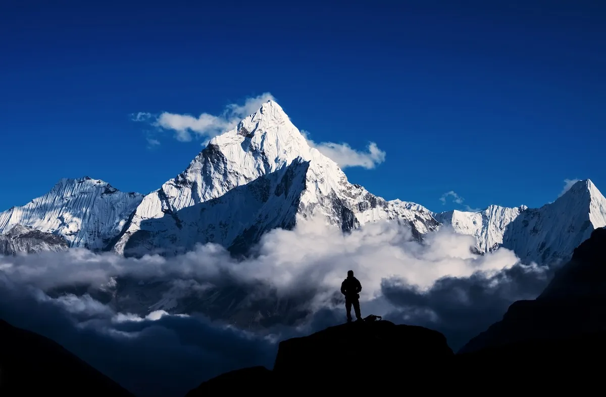 Two Mountaineers Die During Their Mount Everest Descent