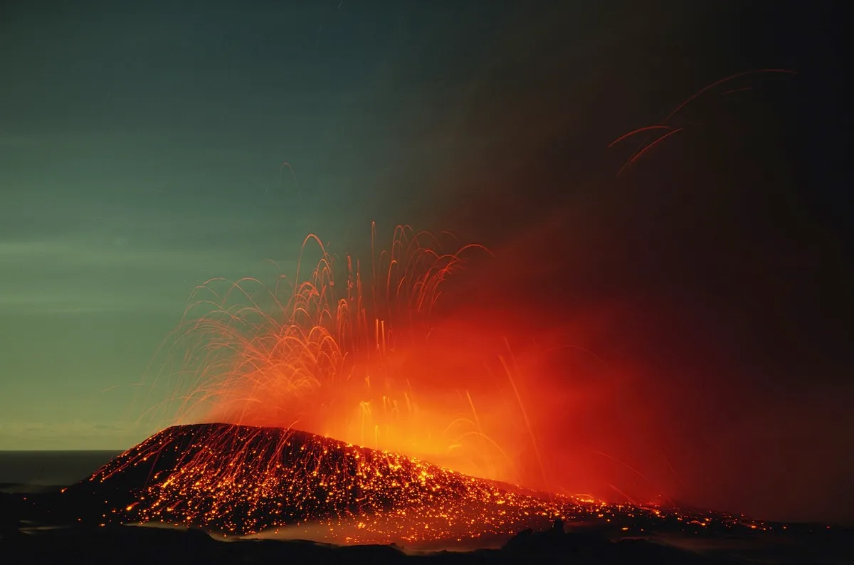 hawaii volcano rainbow