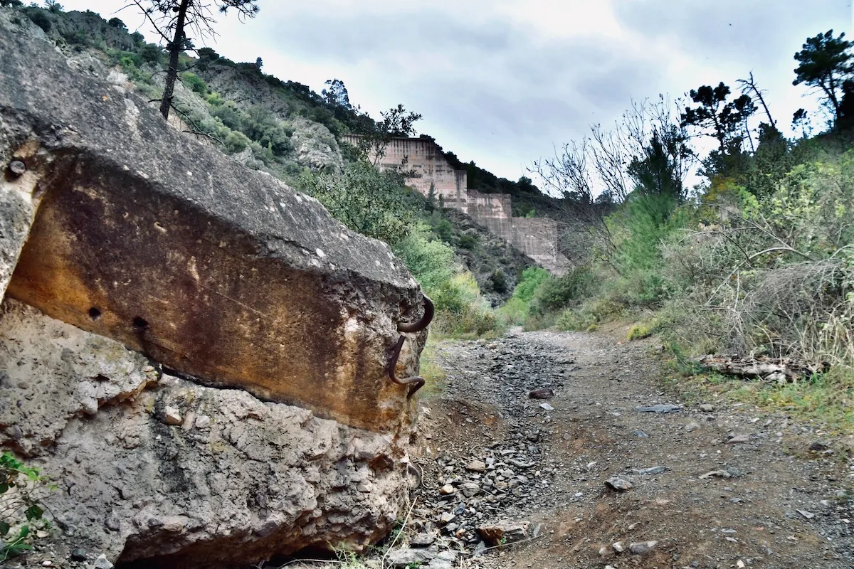 Half-Ton ‘Dislodged’ Boulder Crushes Man on Colorado Trail