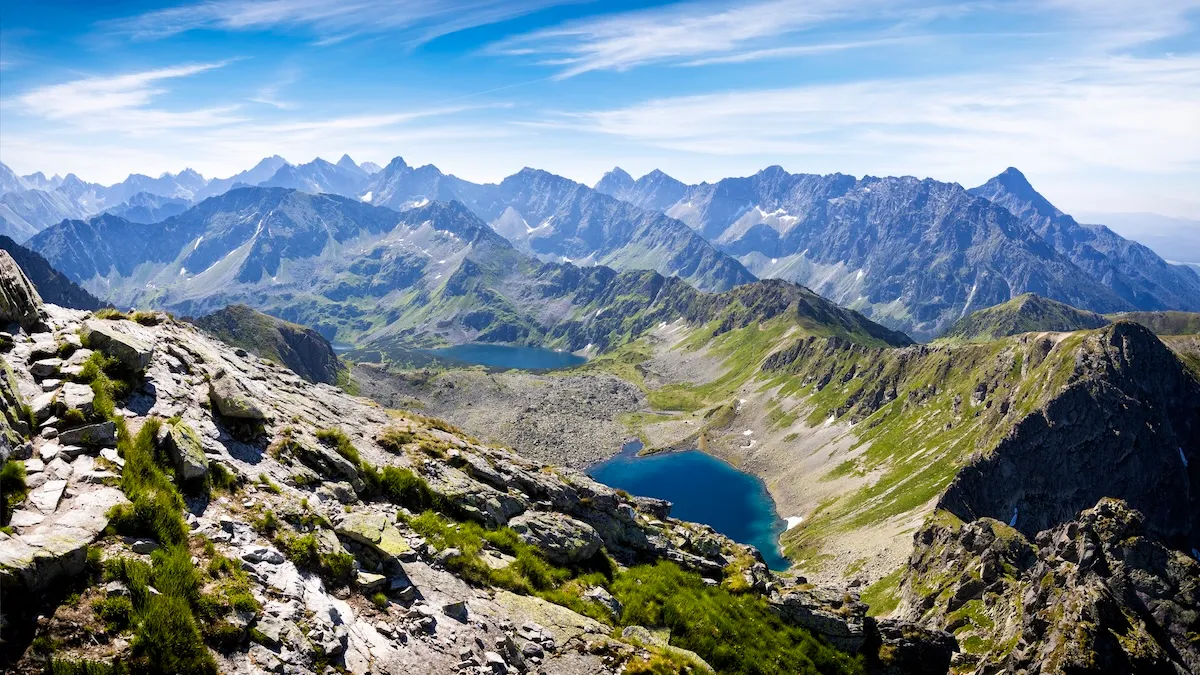 Viral Video Blasts Parents for Hiking in Tatras with Kids in Sandals